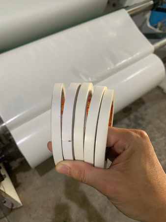 1 Cây băng dính giấy 5Cm dài 36m, (6cuộn/ cây)